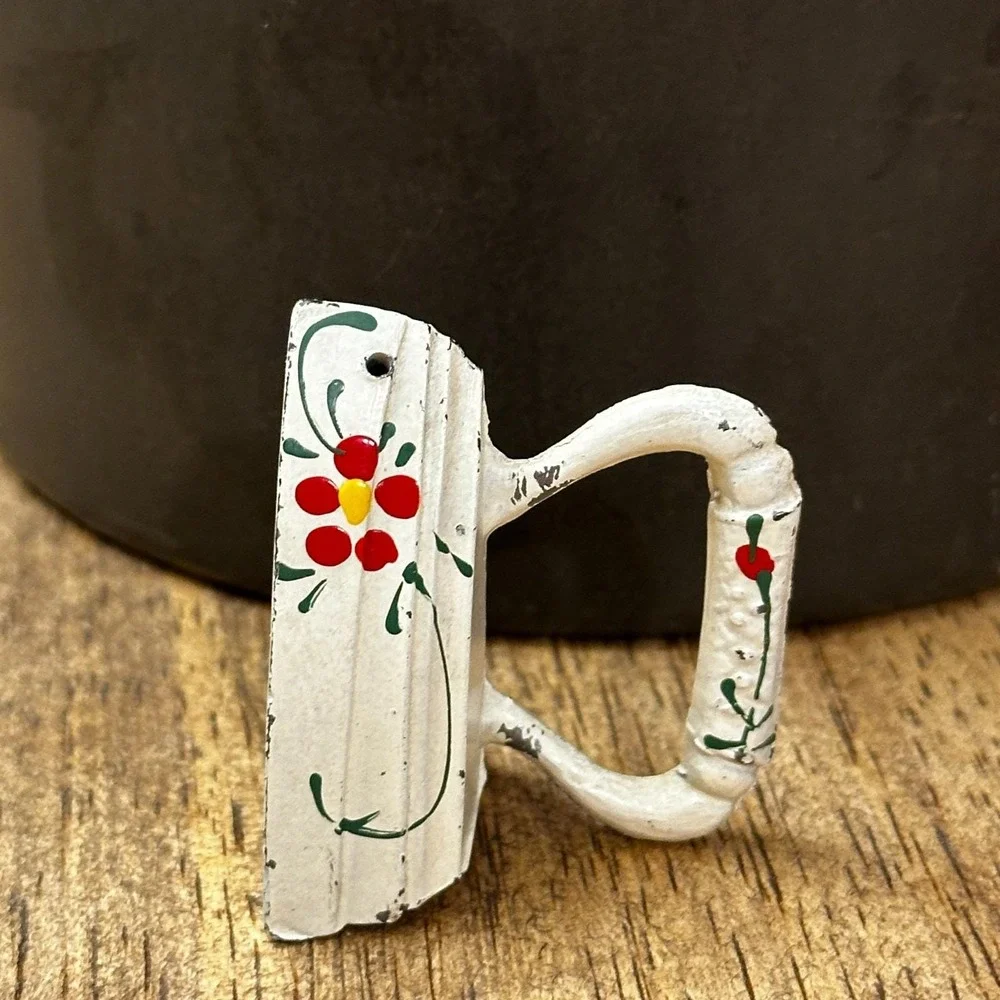 Vintage Hand Painted Amish Mini Flat Iron Salt‎ & Pepper Shakers (Single Shaker)